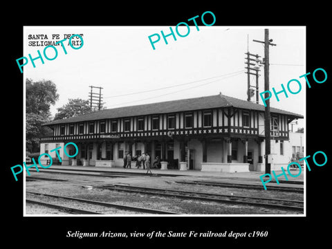 OLD LARGE HISTORIC PHOTO OF SELIGMAN ARIZONA, THE RAILROAD DEPOT STATION c1960