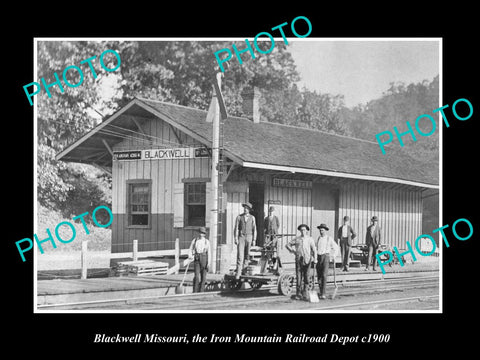 OLD HISTORIC PHOTO OF BLACKWELL MISSOURI, THE IRON MOUNTAIN RAILROAD DEPOT c1900