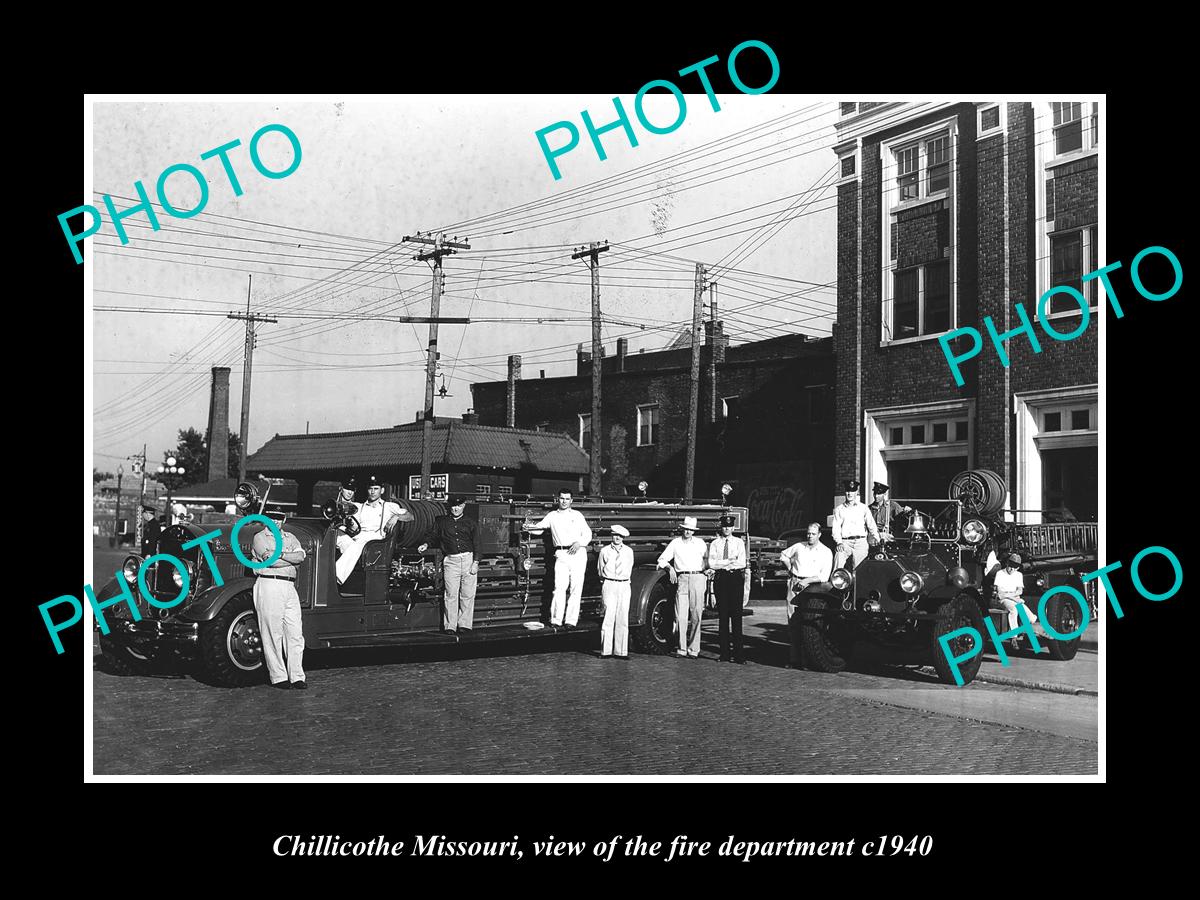 OLD LARGE HISTORIC PHOTO OF CHILLICOTHE MISSOURI, THE FIRE DEPARTMENT CREW c1940