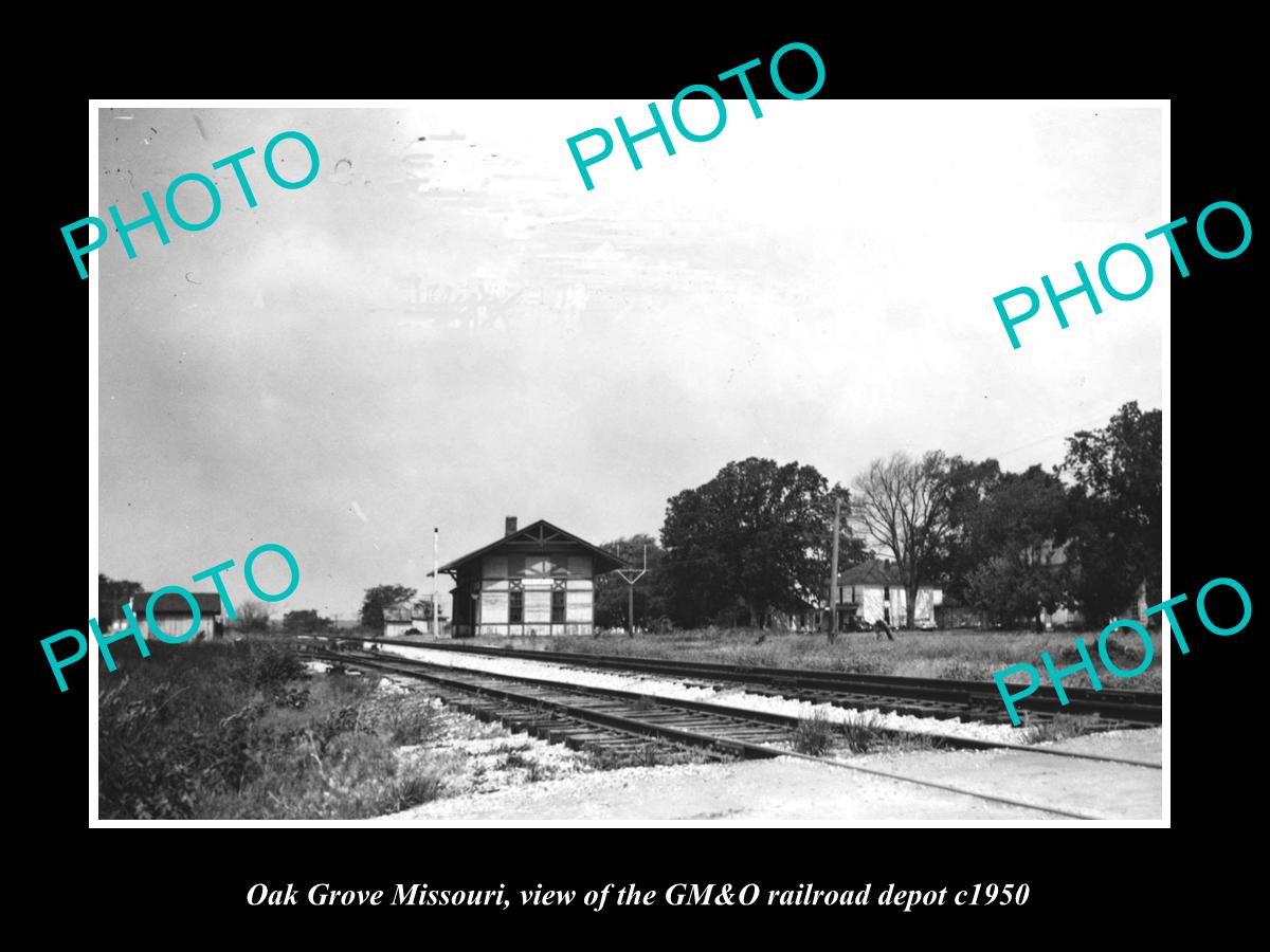 OLD LARGE HISTORIC PHOTO OF OAK GROVE MISSOURI, THE GM&O RAILROAD DEPOT c1950