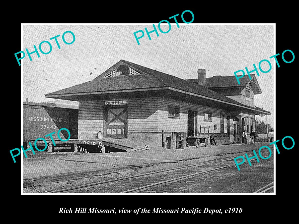 OLD LARGE HISTORIC PHOTO OF RICH HILL MISSOURI, THE RAILROAD DEPOT STATION c1910