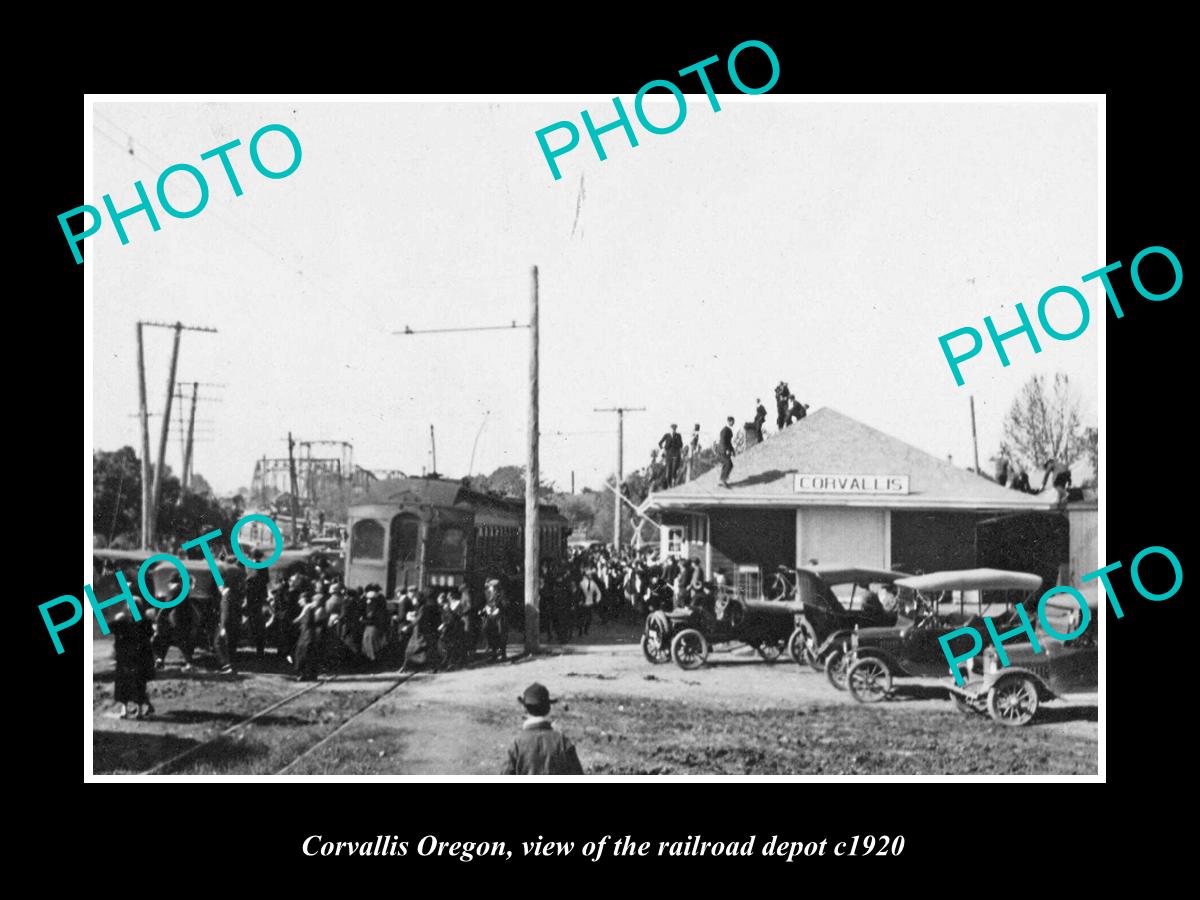 OLD LARGE HISTORIC PHOTO OF CORVALLIS OREGON, THE RAILROAD DEPOT STATION c1920