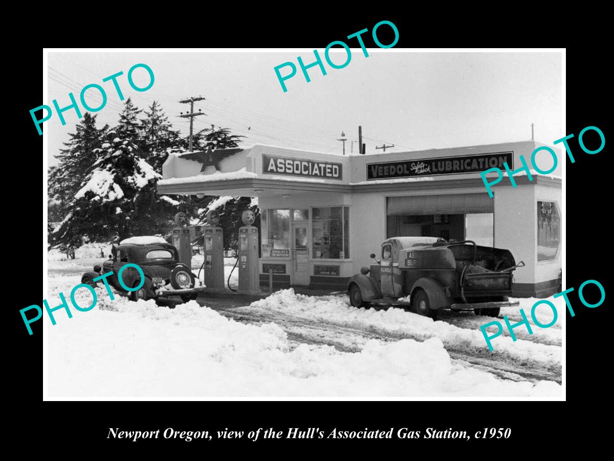 OLD LARGE HISTORIC PHOTO OF NEWPORT OREGON, THE HULLS SERVICE STATION c1950