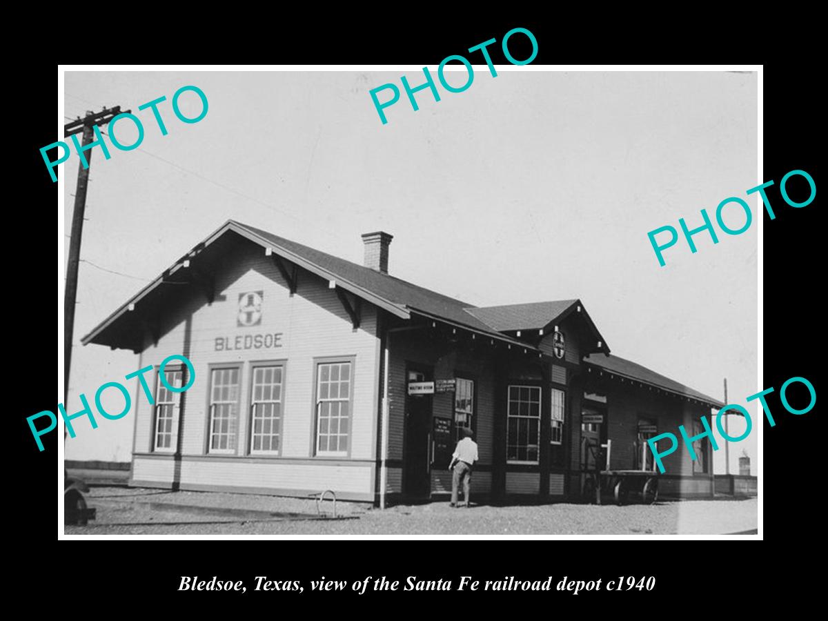 OLD LARGE HISTORIC PHOTO OF BLEDSOE TEXAS, VIEW OF THE RAILROAD STATION c1940