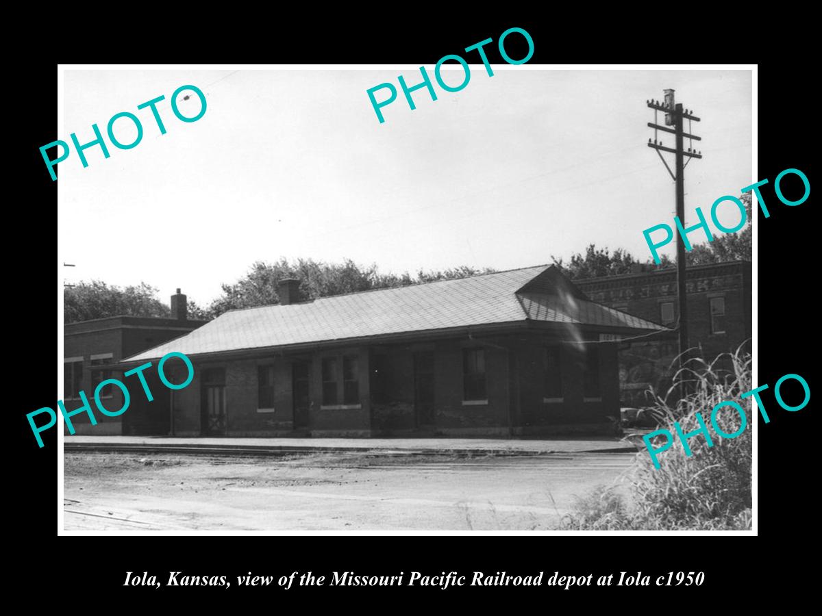 OLD LARGE HISTORIC PHOTO OF IOLA KANSAS, VIEW OF THE RAILROAD DEPOT c1950 1