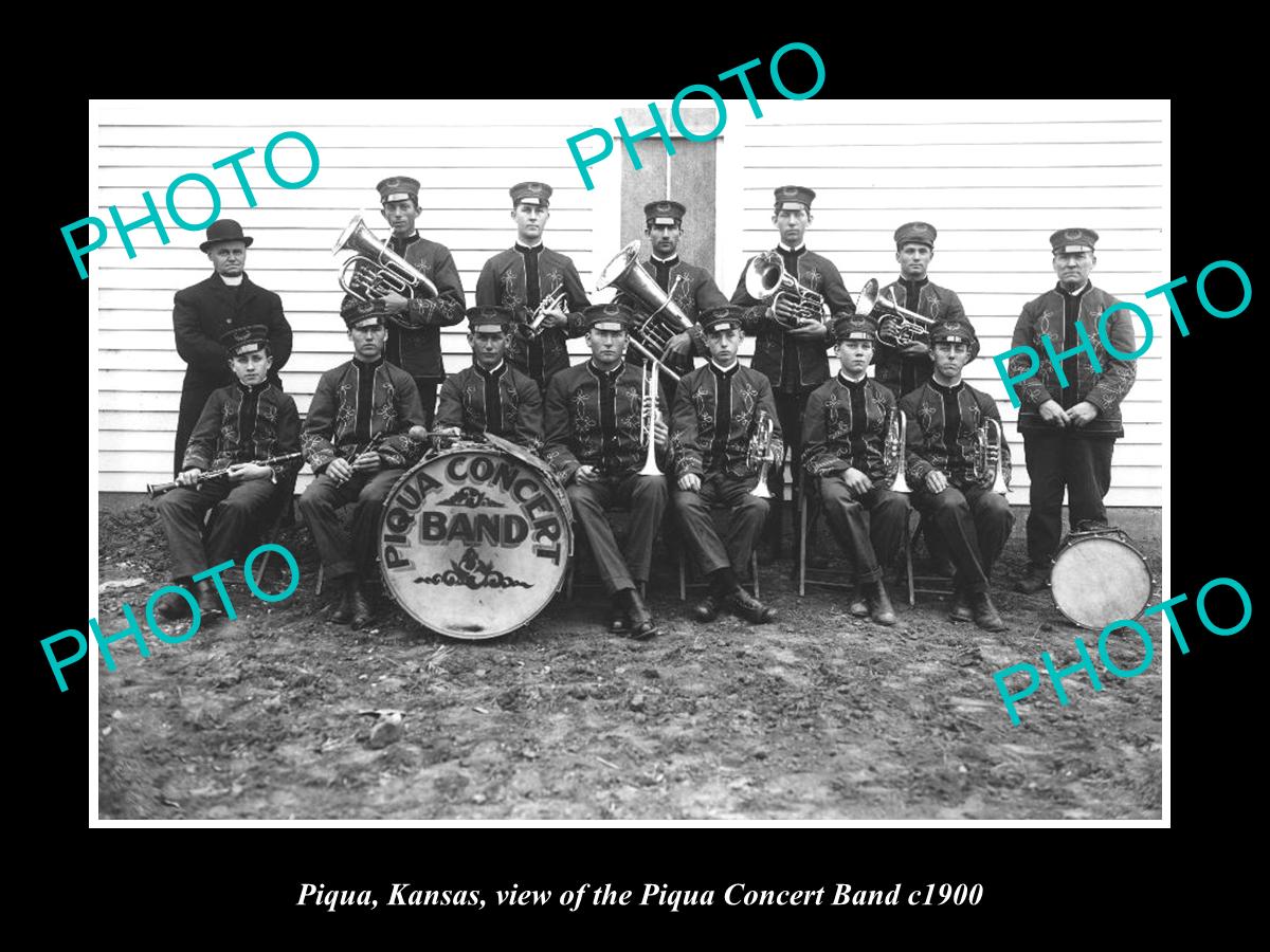 OLD LARGE HISTORIC PHOTO OF PIQUA KANSAS, VIEW OF THE PIQUA BRASS BAND c1900