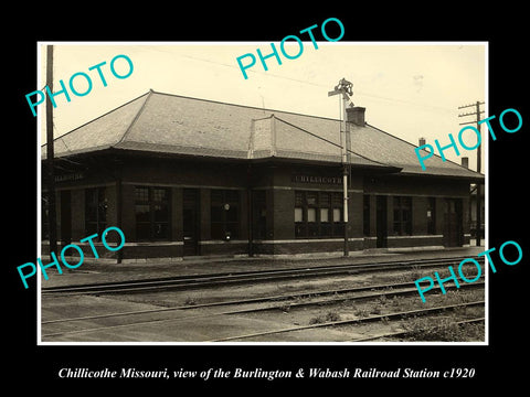 OLD LARGE HISTORIC PHOTO OF CHILLICOTHE MISSOURI, THE RAILROAD DEPOT c1920