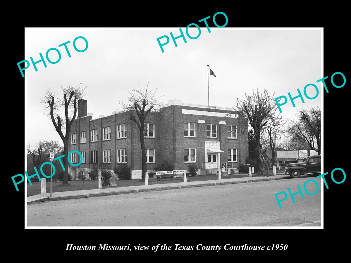 OLD LARGE HISTORIC PHOTO OF HOUSTON MISSOURI, THE TEXAS COUNTY COURT HOUSE c1950