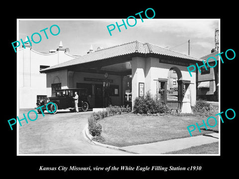 OLD LARGE HISTORIC PHOTO OF KANSAS CITY MISSOURI, WHITE EAGLES GAS STATION c1930