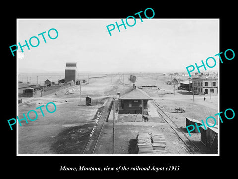 OLD LARGE HISTORIC PHOTO OF MOORE MONTANA, VIEW OF THE RAILROAD STATION c1915