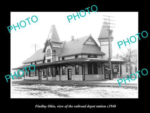 OLD LARGE HISTORIC PHOTO OF FINDLAY OHIO, THE RAILROAD DEPOT STATION c1940