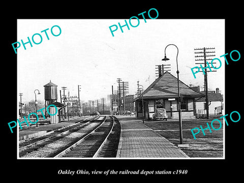 OLD LARGE HISTORIC PHOTO OF OAKLEY OHIO, THE RAILROAD DEPOT STATION c1940