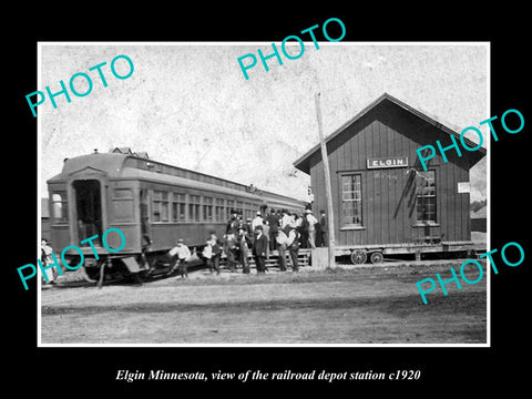 OLD LARGE HISTORIC PHOTO OF ELGIN MINNESOTA, THE RAILROAD DEPOT STATION c1920