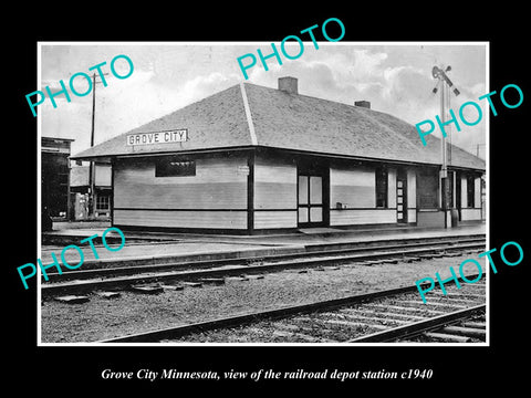 OLD LARGE HISTORIC PHOTO OF GROVE CITY MINNESOTA, RAILROAD DEPOT STATION c1940