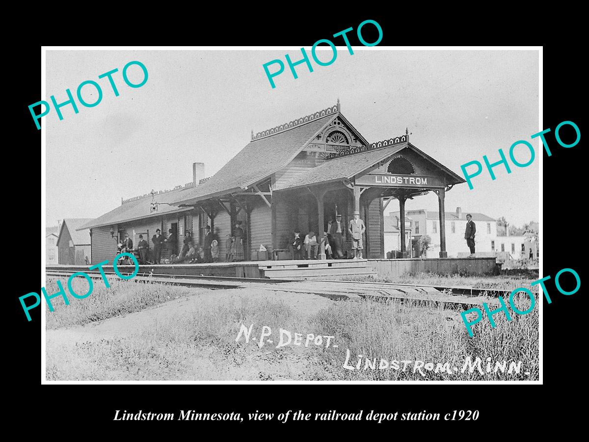 OLD LARGE HISTORIC PHOTO OF LINDSTROM MINNESOTA, THE RAILROAD DEPOT STATION 1920