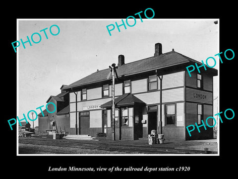 OLD LARGE HISTORIC PHOTO OF LONDON MINNESOTA, THE RAILROAD DEPOT STATION c1920