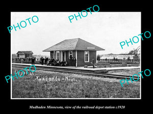 OLD LARGE HISTORIC PHOTO OF MUDBADEN MINNESOTA, THE RAILROAD DEPOT STATION 1920