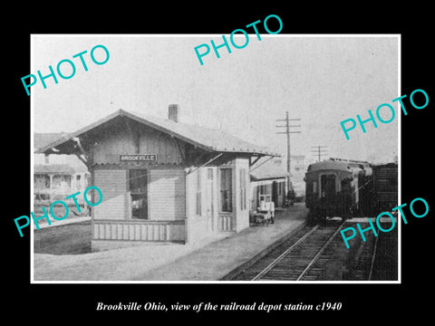 OLD LARGE HISTORIC PHOTO OF BROOKVILLE OHIO, THE RAILROAD DEPOT STATION c1940