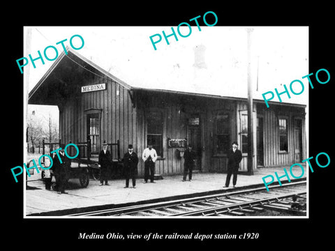 OLD LARGE HISTORIC PHOTO OF MEDINA OHIO, THE RAILROAD DEPOT STATION c1920