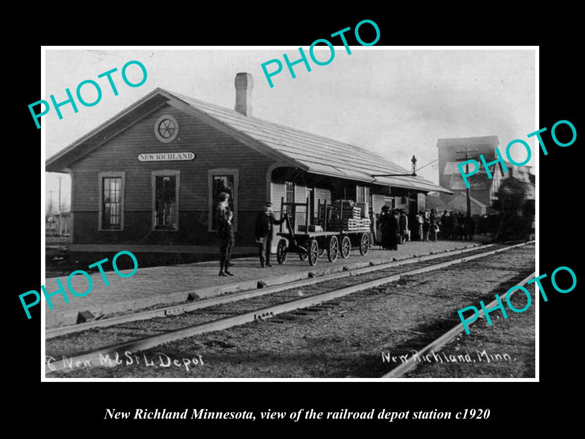 OLD LARGE HISTORIC PHOTO OF NEW RICHLAND MINNESOTA, RAILROAD DEPOT STATION c1920