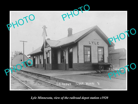 OLD LARGE HISTORIC PHOTO OF LYLE MINNESOTA, THE RAILROAD DEPOT STATION c1920