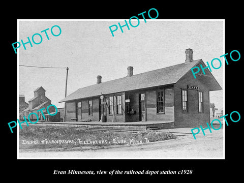 OLD LARGE HISTORIC PHOTO OF EVAN MINNESOTA, THE RAILROAD DEPOT STATION c1920