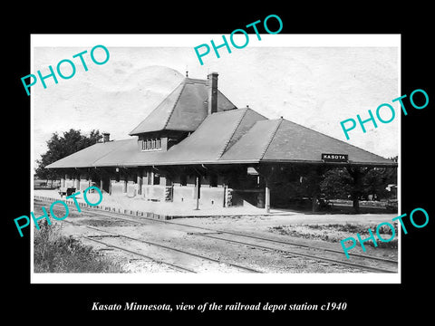 OLD LARGE HISTORIC PHOTO OF KASATO MINNESOTA, THE RAILROAD DEPOT STATION c1940