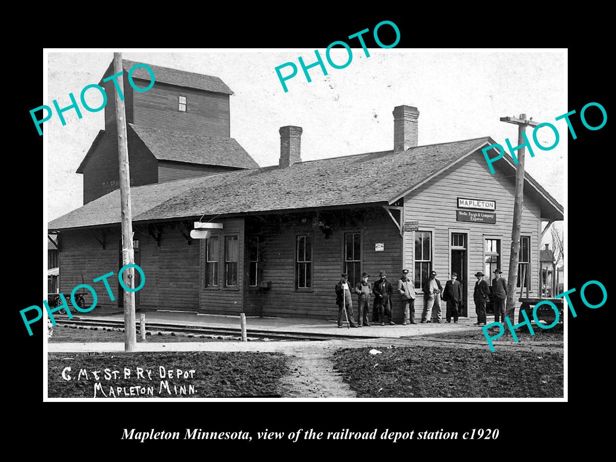 OLD LARGE HISTORIC PHOTO OF MAPLETON MINNESOTA, THE RAILROAD DEPOT STATION c1920