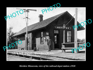 OLD LARGE HISTORIC PHOTO OF MERIDEN MINNESOTA, THE RAILROAD DEPOT STATION c1920