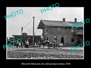 OLD LARGE HISTORIC PHOTO OF ELLSWORTH MINNESOTA, THE RAILROAD DEPOT STATION 1910