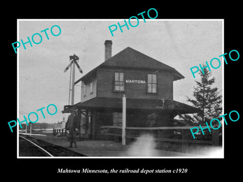 OLD LARGE HISTORIC PHOTO OF MAHTOWA MINNESOTA, THE RAILROAD DEPOT STATION c1920