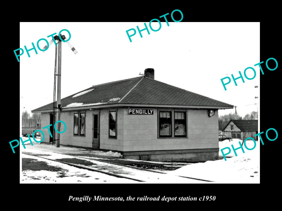 OLD LARGE HISTORIC PHOTO OF PENGILLY MINNESOTA, THE RAILROAD DEPOT STATION c1950