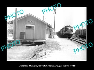 OLD LARGE HISTORIC PHOTO OF FORDLAND MISSOURI, THE RAILROAD DEPOT STATION c1960