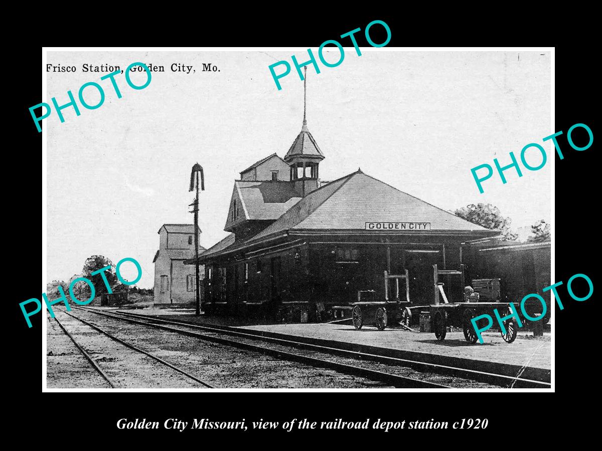 OLD LARGE HISTORIC PHOTO OF GOLDEN CITY MISSOURI, RAILROAD DEPOT STATION c1920