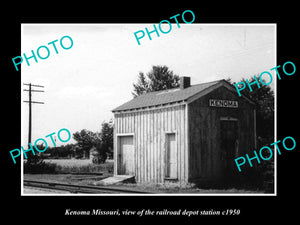 OLD LARGE HISTORIC PHOTO OF KENOMA MISSOURI, THE RAILROAD DEPOT STATION c1950