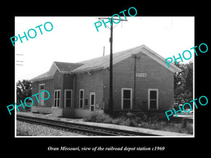 OLD LARGE HISTORIC PHOTO OF ORAN MISSOURI, THE RAILROAD DEPOT STATION c1960