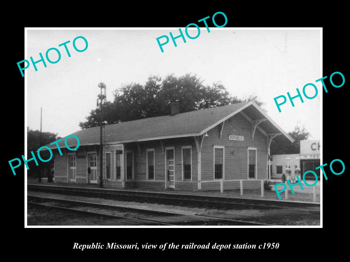 OLD LARGE HISTORIC PHOTO OF REPUBLIC MISSOURI, THE RAILROAD DEPOT STATION c1950