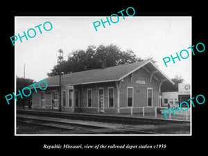 OLD LARGE HISTORIC PHOTO OF REPUBLIC MISSOURI, THE RAILROAD DEPOT STATION c1950