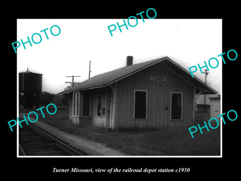 OLD LARGE HISTORIC PHOTO OF TURNER MISSOURI, THE RAILROAD DEPOT STATION c1950