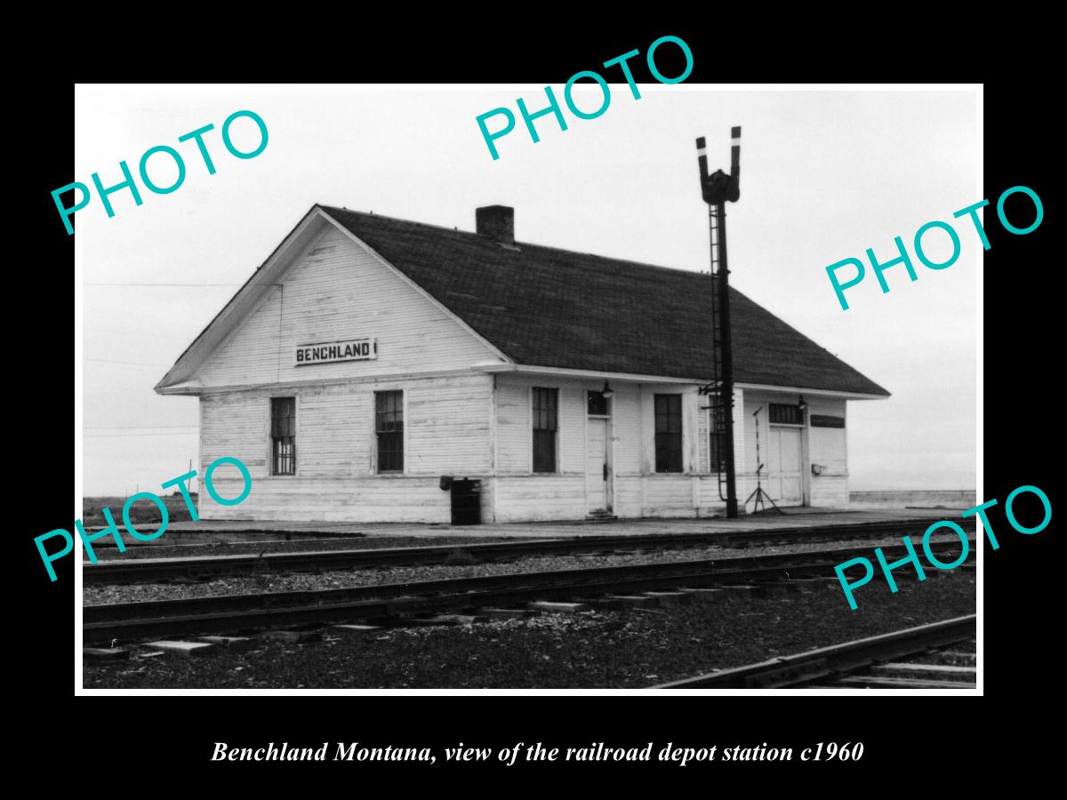 OLD LARGE HISTORIC PHOTO OF BENCHLAND MONTANA, THE RAILROAD DEPOT STATION c1960