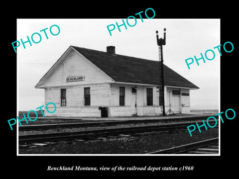 OLD LARGE HISTORIC PHOTO OF BENCHLAND MONTANA, THE RAILROAD DEPOT STATION c1960