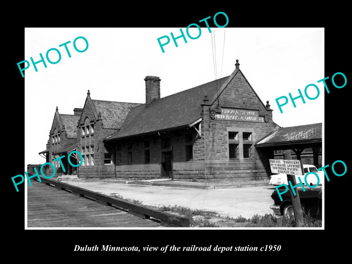 OLD LARGE HISTORIC PHOTO OF DULUTH MINNESOTA, THE RAILROAD DEPOT STATION c1950