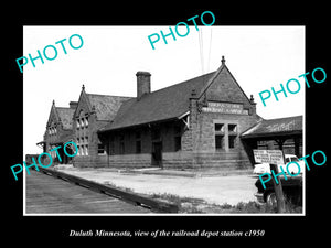 OLD LARGE HISTORIC PHOTO OF DULUTH MINNESOTA, THE RAILROAD DEPOT STATION c1950