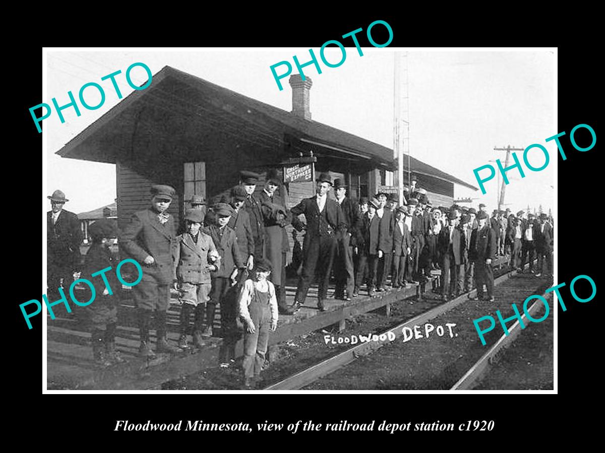 OLD LARGE HISTORIC PHOTO OF FLOODWOOD MINNESOTA, RAILROAD DEPOT STATION c1920