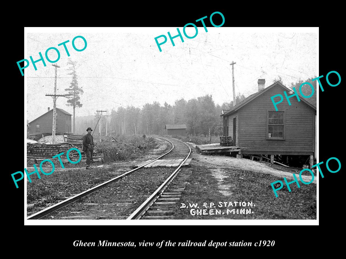 OLD LARGE HISTORIC PHOTO OF GHEEN MINNESOTA, THE RAILROAD DEPOT STATION c1920