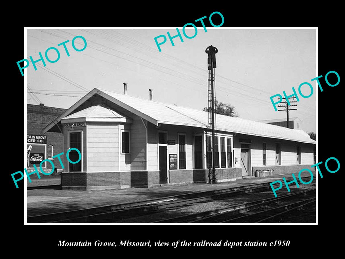 OLD LARGE HISTORIC PHOTO OF MOUNTAIN GROVE MISSOURI, THE RAILROAD DEPOT c1950