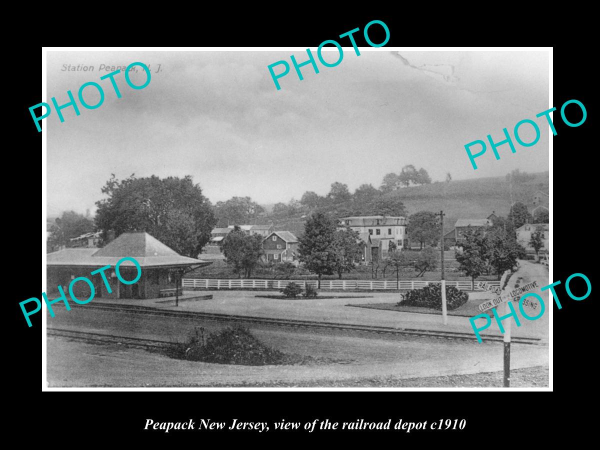 OLD LARGE HISTORIC PHOTO OF PEAPAK NEW JERSEY, THE RAILROAD DEPOT c1910