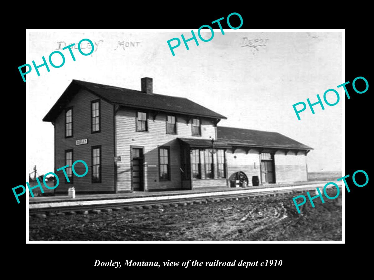 OLD LARGE HISTORIC PHOTO OF DOOLEY MONTANA, THE RAILROAD DEPOT STATION c1910 1