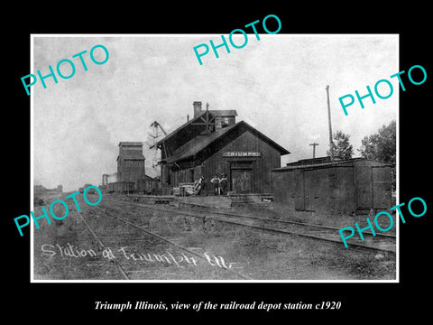 OLD LARGE HISTORIC PHOTO OF TRIUMPH ILLINOIS, THE RAILROAD DEPOT STATION c1920