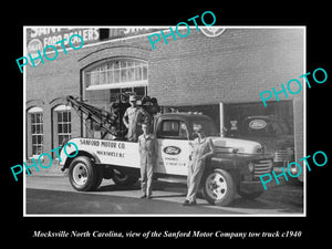 OLD HISTORIC PHOTO OF MOCKSVILLE NORTH CAROLINA, SANFORD FORD TOW TRUCK c1940